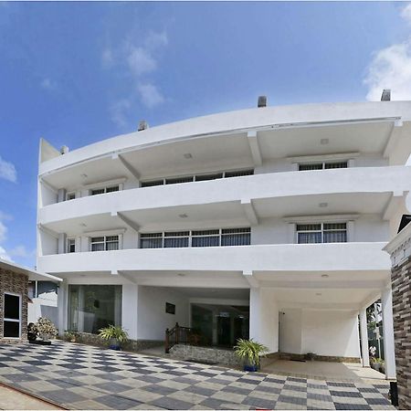 Ronaka Airport Transit Hotel Katunayaka Exterior foto